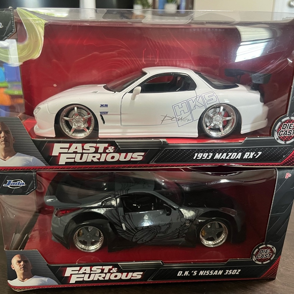 x2 Fast & Furious Die-Cast Model Cars (1993 Mazda RX-7 & DK’s Nissan 350Z)